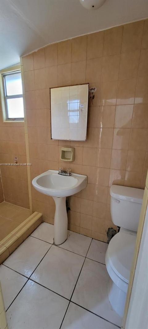 599 E 19 St, Hialeah, FL 33013 photo 8