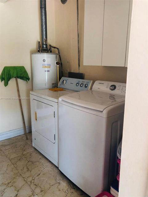 3445 E Palm Ct, Hialeah, FL 33013 photo 11