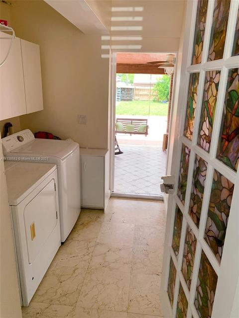 3445 E Palm Ct, Hialeah, FL 33013 photo 12