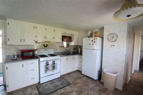 1041 Lake Cir, Okeechobee, FL 34974 photo 14