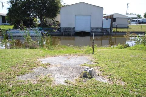 1041 Lake Cir, Okeechobee, FL 34974 photo 4