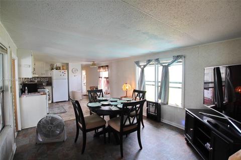 1041 Lake Cir, Okeechobee, FL 34974 photo 15