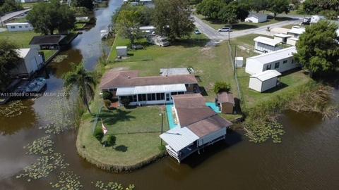 1041 Lake Cir, Okeechobee, FL 34974 photo 1