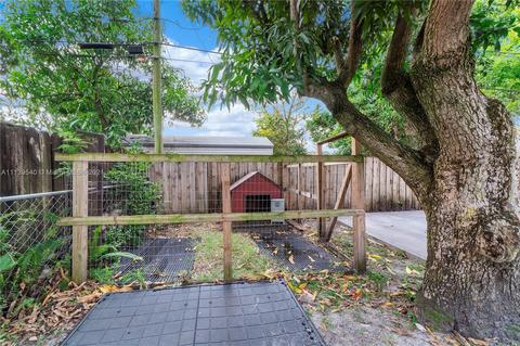 220 E 62nd St, Hialeah, FL 33013 photo 39