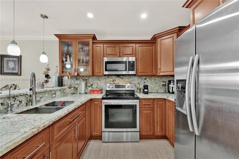 1900 W 68th St #B406, Hialeah, FL 33014 photo 11