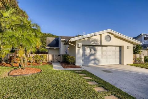 1 Baytree Cir, Boynton Beach, FL 33436 photo 1