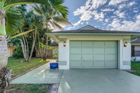 4596 SE Geneva Dr, Stuart, FL 34997 photo 3