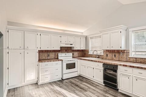 4596 SE Geneva Dr, Stuart, FL 34997 photo 13
