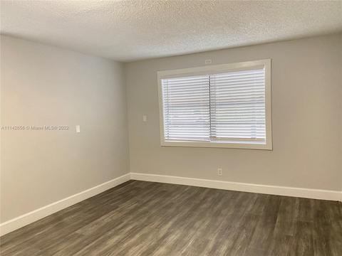730 W 70th Pl, Hialeah, FL 33014 photo 10