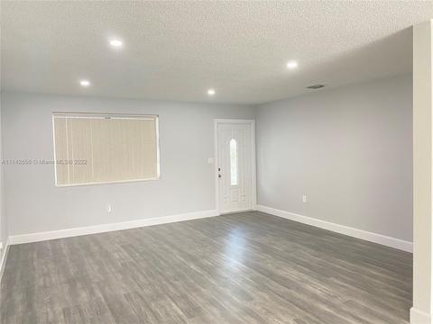 730 W 70th Pl, Hialeah, FL 33014 photo 7