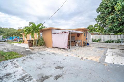 850 E 15th Pl, Hialeah, FL 33010 photo 5