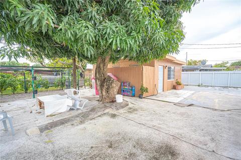 850 E 15th Pl, Hialeah, FL 33010 photo 10