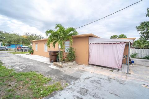 850 E 15th Pl, Hialeah, FL 33010 photo 4