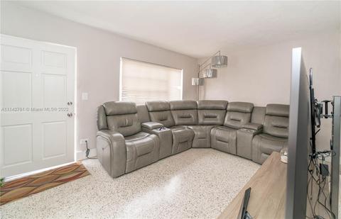 850 E 15th Pl, Hialeah, FL 33010 photo 17