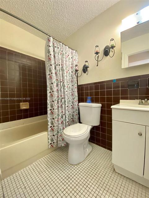 790 E 44th St, Hialeah, FL 33013 photo 8