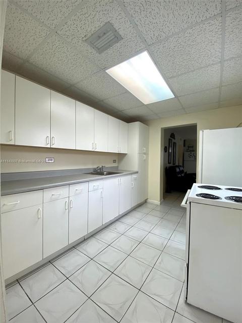 790 E 44th St, Hialeah, FL 33013 photo 4