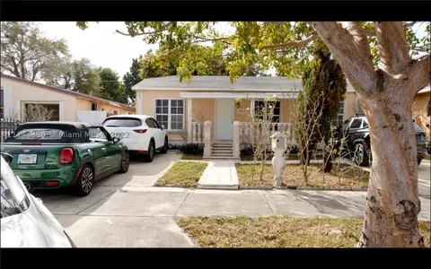 342 E 13th St, Hialeah, FL 33010 photo 1