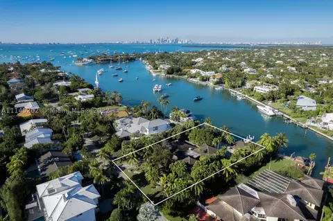 511 N Mashta Dr, Key Biscayne, FL 33149 photo 1