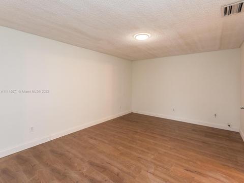 736 SE 8th Pl, Hialeah, FL 33010 photo 20