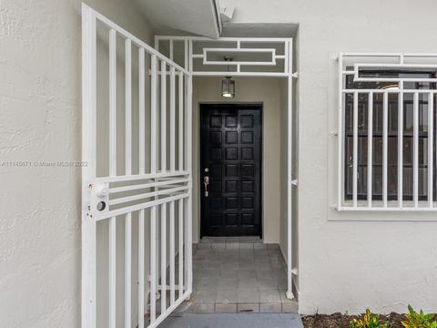 736 SE 8th Pl, Hialeah, FL 33010 photo 4