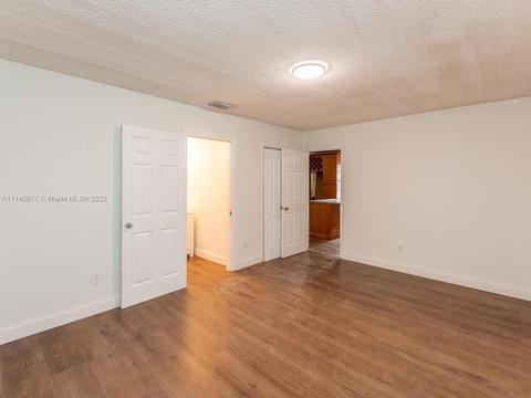 736 SE 8th Pl, Hialeah, FL 33010 photo 22
