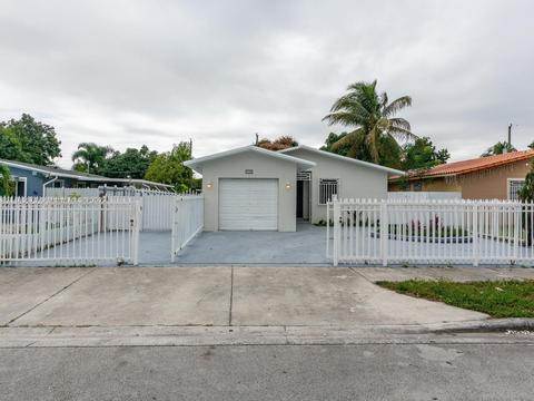 736 SE 8th Pl, Hialeah, FL 33010 photo 1