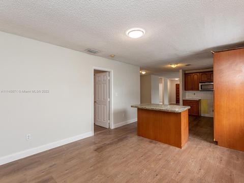 736 SE 8th Pl, Hialeah, FL 33010 photo 14