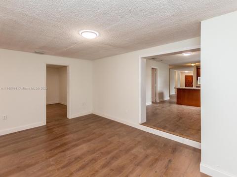 736 SE 8th Pl, Hialeah, FL 33010 photo 37