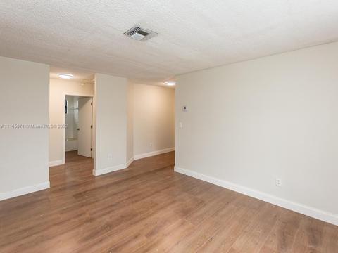736 SE 8th Pl, Hialeah, FL 33010 photo 8