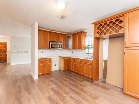 736 SE 8th Pl, Hialeah, FL 33010 photo 15