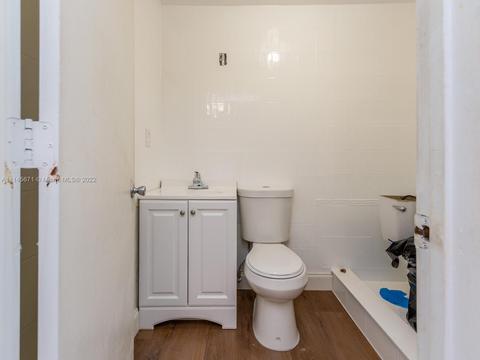 736 SE 8th Pl, Hialeah, FL 33010 photo 47