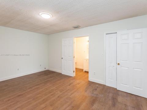 736 SE 8th Pl, Hialeah, FL 33010 photo 21