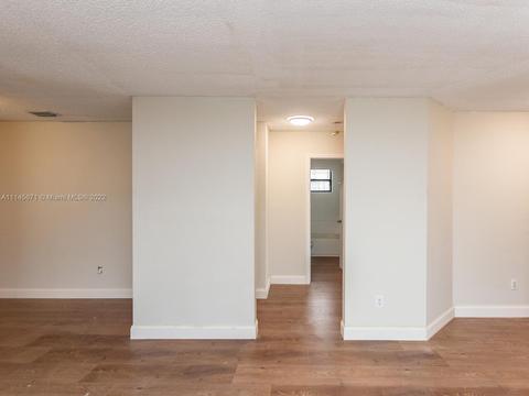 736 SE 8th Pl, Hialeah, FL 33010 photo 9