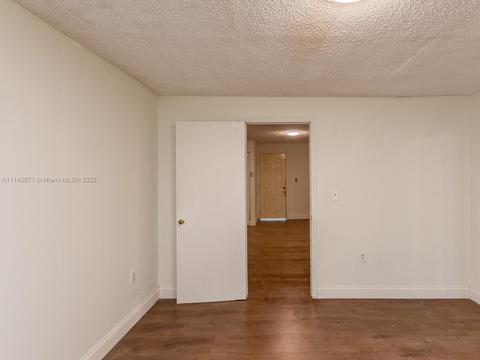 736 SE 8th Pl, Hialeah, FL 33010 photo 46