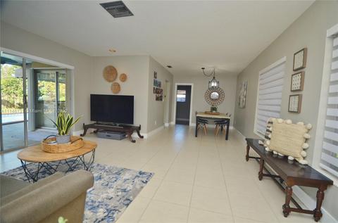 14100 Alamanda Ave, Miami Lakes, FL 33014 photo 23