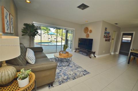 14100 Alamanda Ave, Miami Lakes, FL 33014 photo 22