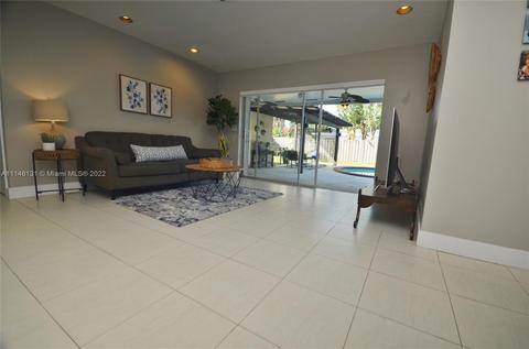 14100 Alamanda Ave, Miami Lakes, FL 33014 photo 24
