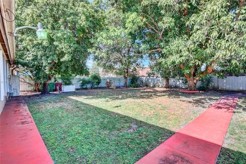 735 W 71st Pl, Hialeah, FL 33014 photo 10