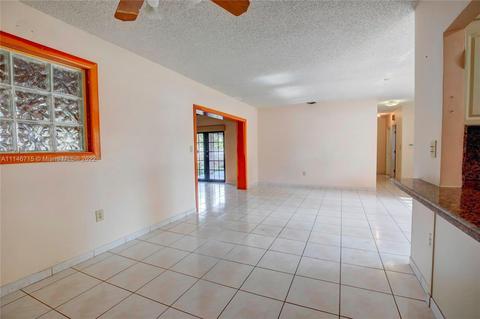 735 W 71st Pl, Hialeah, FL 33014 photo 20