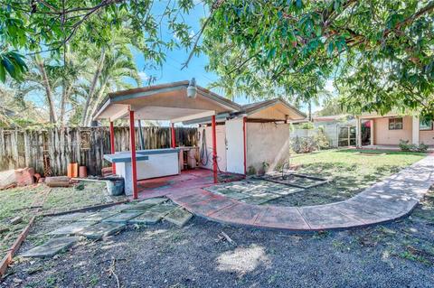 735 W 71st Pl, Hialeah, FL 33014 photo 14