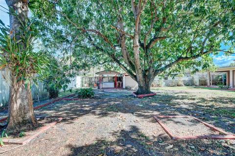 735 W 71st Pl, Hialeah, FL 33014 photo 12