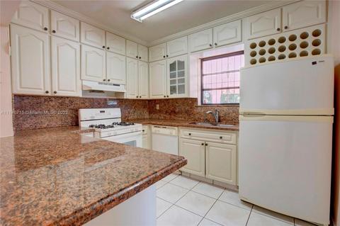 735 W 71st Pl, Hialeah, FL 33014 photo 17