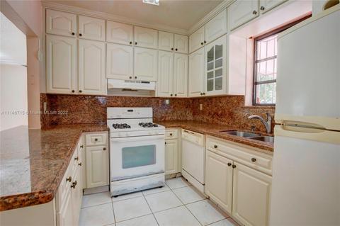735 W 71st Pl, Hialeah, FL 33014 photo 18