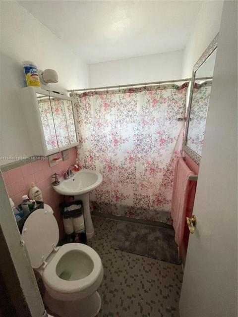 981 E 27th St, Hialeah, FL 33013 photo 13