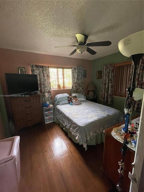 981 E 27th St, Hialeah, FL 33013 photo 12