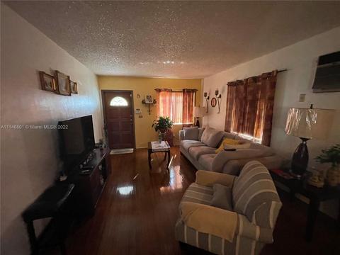 981 E 27th St, Hialeah, FL 33013 photo 17