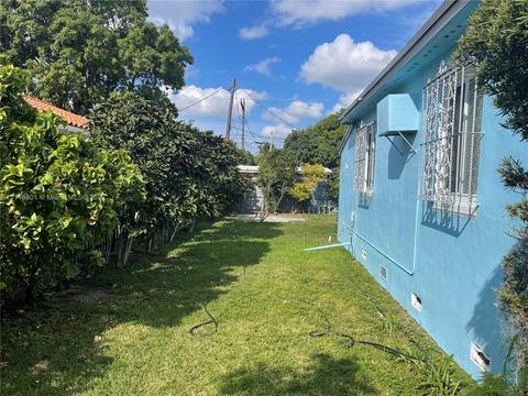 981 E 27th St, Hialeah, FL 33013 photo 2