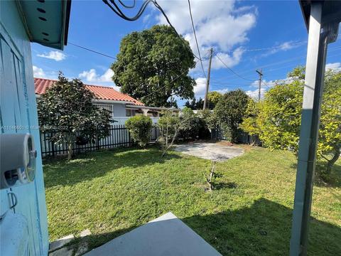 981 E 27th St, Hialeah, FL 33013 photo 10