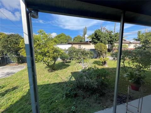 981 E 27th St, Hialeah, FL 33013 photo 9