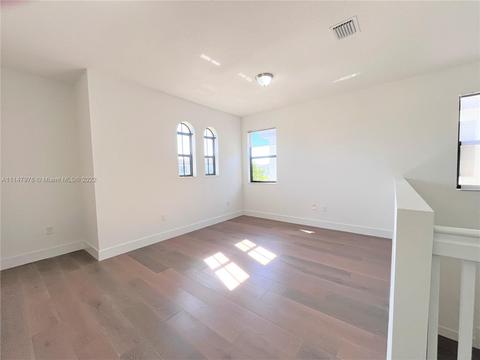 3359 W 97th Ter, Hialeah, FL 33018 photo 23